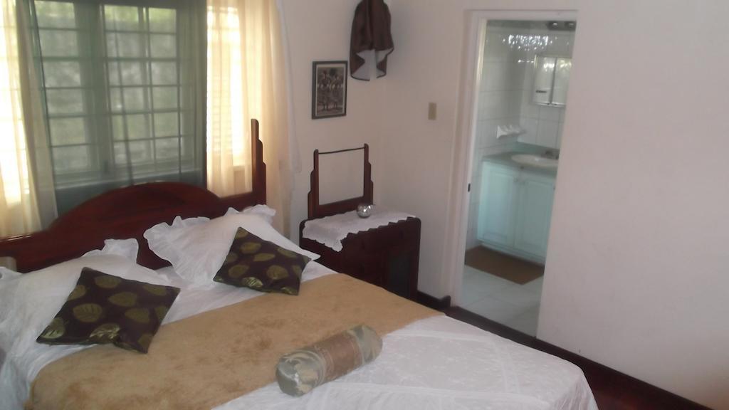 Hill Top Kingston Jamaica Kamer foto